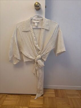 H&M Crinkle Button-Up Crop Top — Ivory